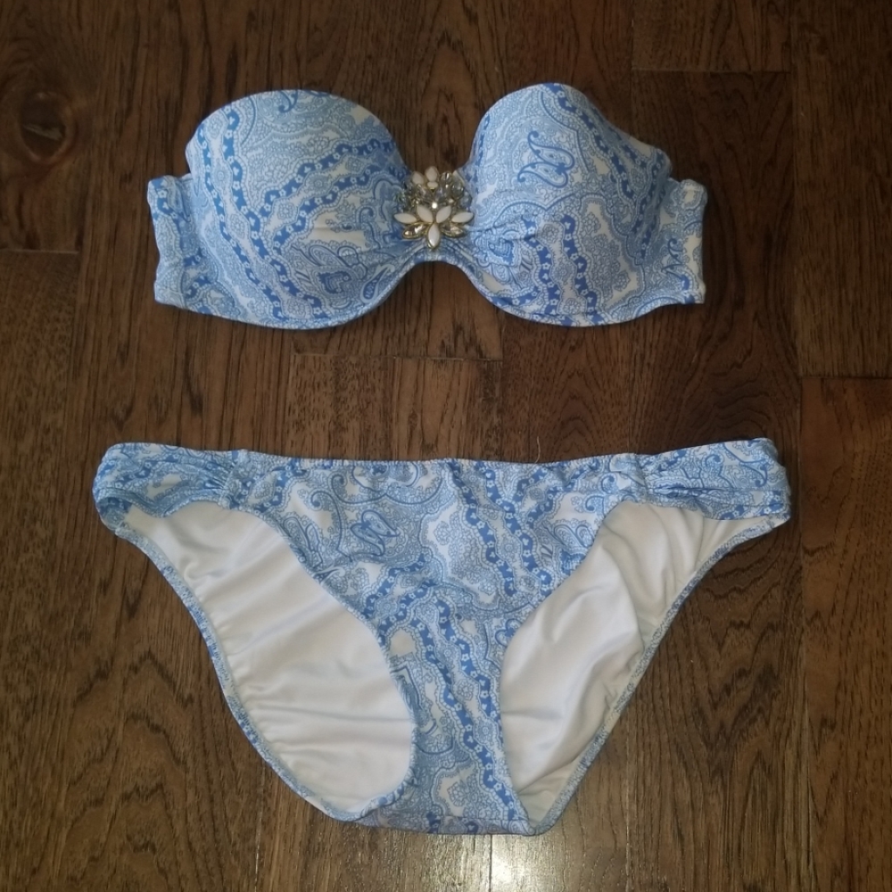 VS Swimsuit - Picture 3 of 4